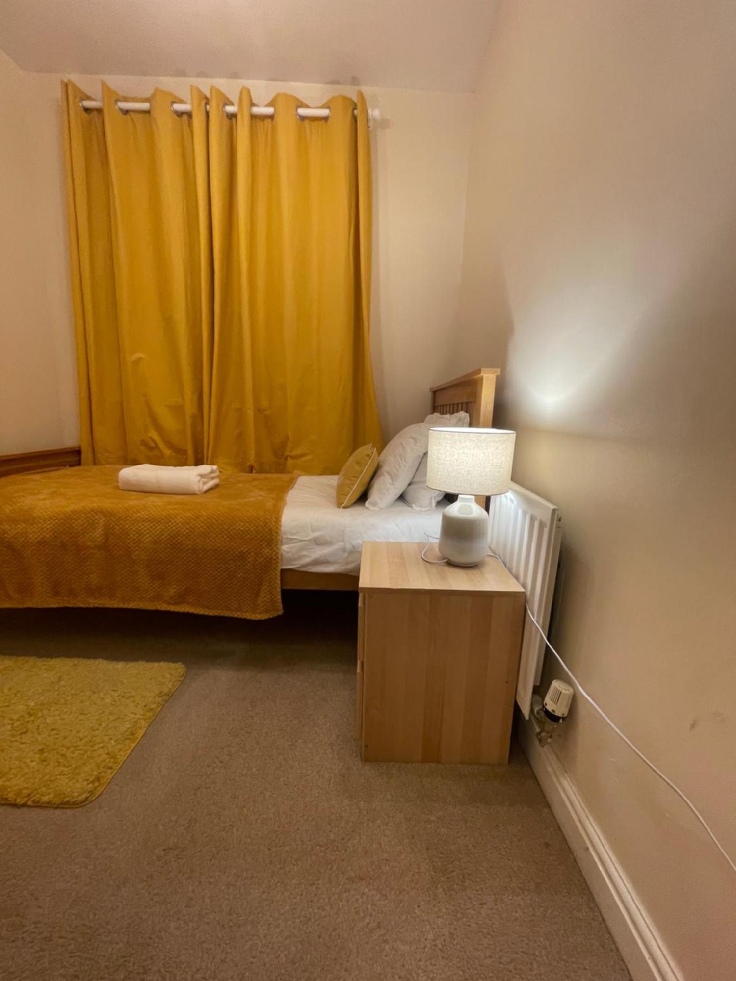 Holiday Home In Cardiff. Sleeps 6 Exteriör bild